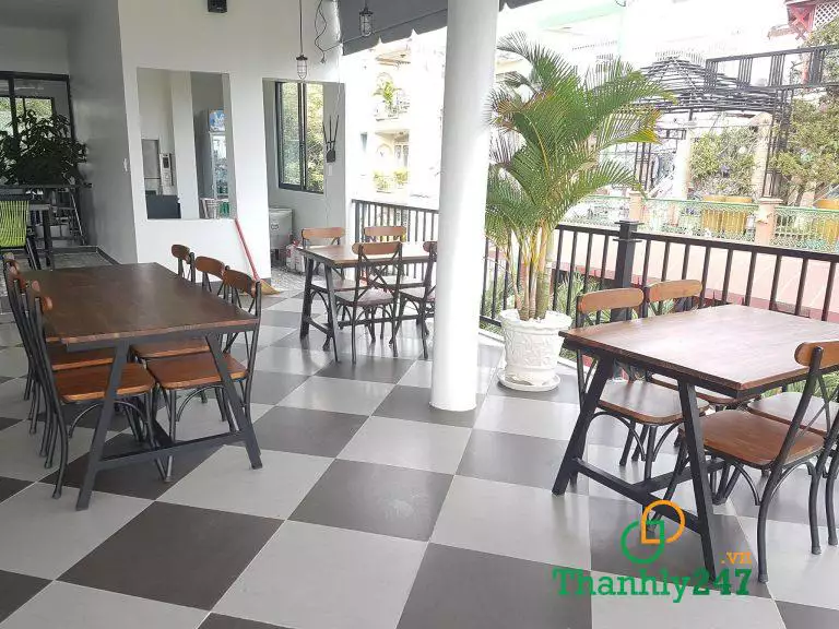 Bàn ghế mang phong cách hiện đại