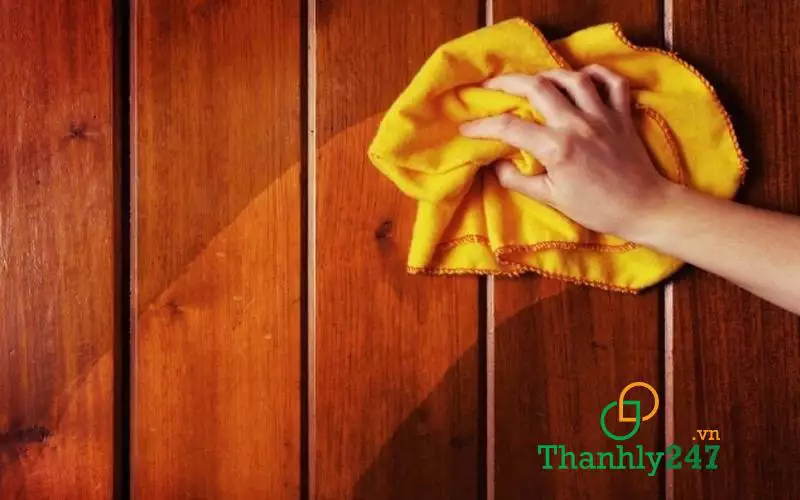 Tận dụng đồ nội thất cũ bằng cách xử lý các vết nứt có trên bề mặt