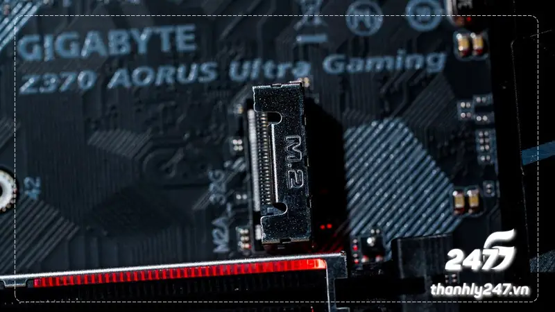 Một ổ SSD nhỏ và ổ cứng lớn